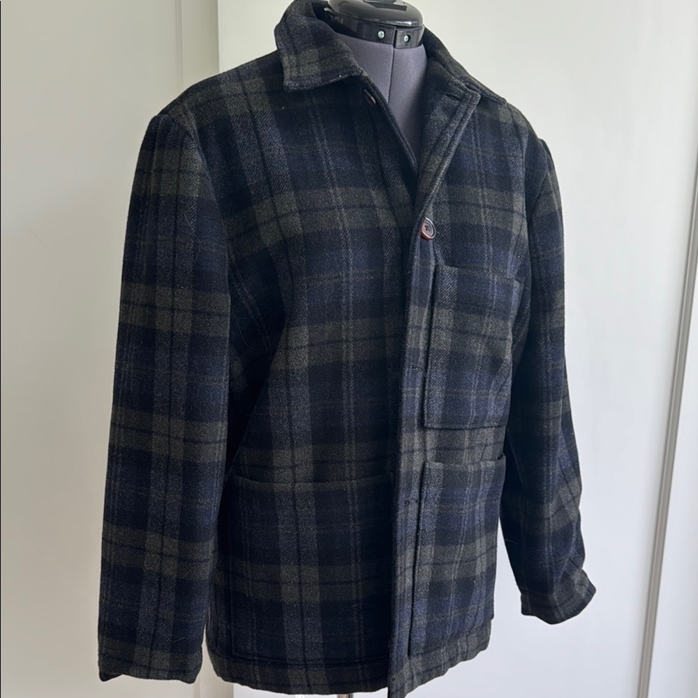 Black and Gray Lightweight Plaid Shirt Jacket
